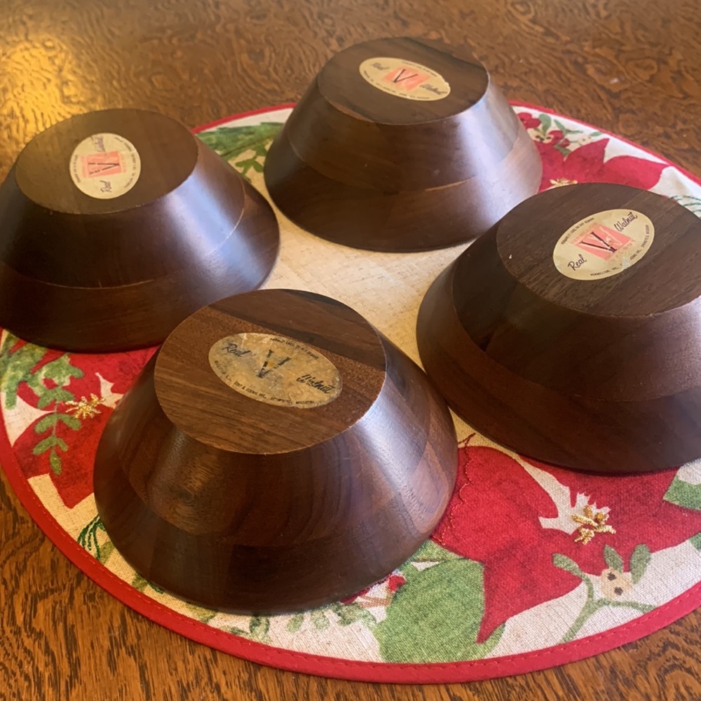 Vermilion Walnut Salad Bowls - Picture 8 of 11